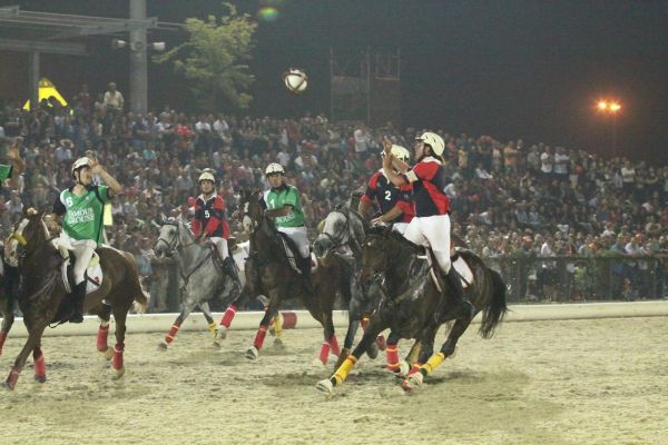 O mundial de horseball joga-se em Ponte de Lima